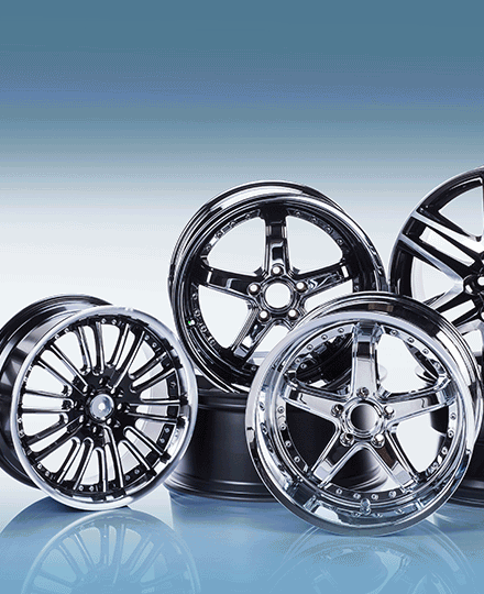 自動車アルミ合金ホイールとヒンジ
